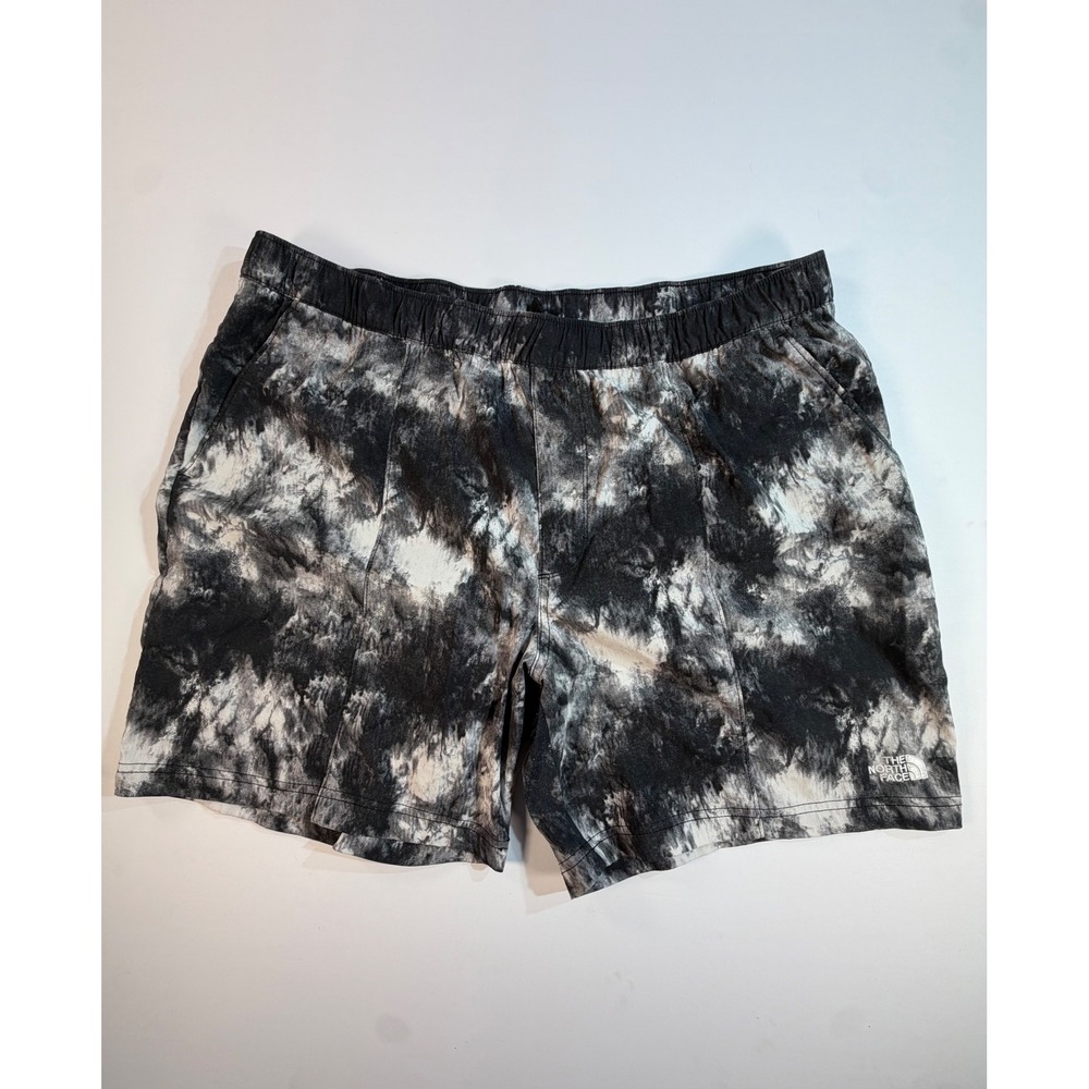 The North Face Mens Tie Dye Cloud Print Shorts Black White XL 7 Inch Inseam